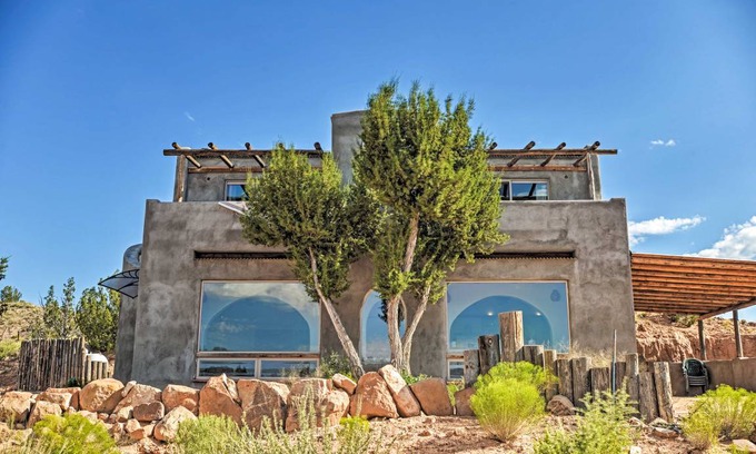 San Ysidro House | 111 m² House ∙ 2 bedrooms ∙ 4 guests