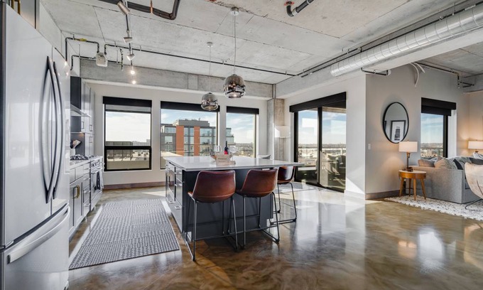 Warehouse District House | 136 m² Loft ∙ 1 bedroom ∙ 4 guests