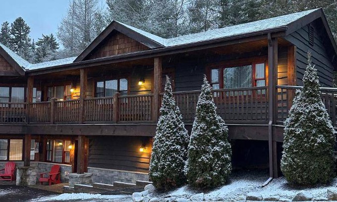 Lake Placid Apartment | 139 m² Serviced apartment ∙ 4 bedrooms ∙ 12 guests