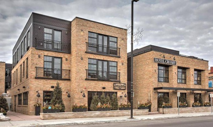 Stillwater Hotel | 149 m² Hotel ∙ 2 bedrooms ∙ 127 guests