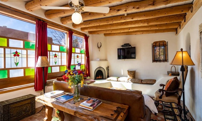 South Capitol House | 167 m² House ∙ 2 bedrooms ∙ 4 guests