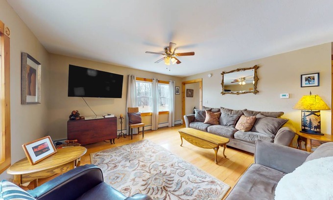 North Troy House | 167 m² House ∙ 4 bedrooms ∙ 8 guests