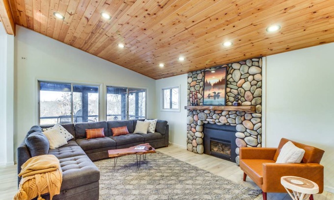 Lake Shore House | 187 m² House ∙ 4 bedrooms ∙ 8 guests