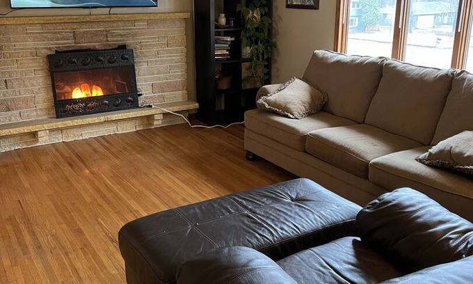 Eden Prairie House | 195 m² House ∙ 3 bedrooms ∙ 3 guests