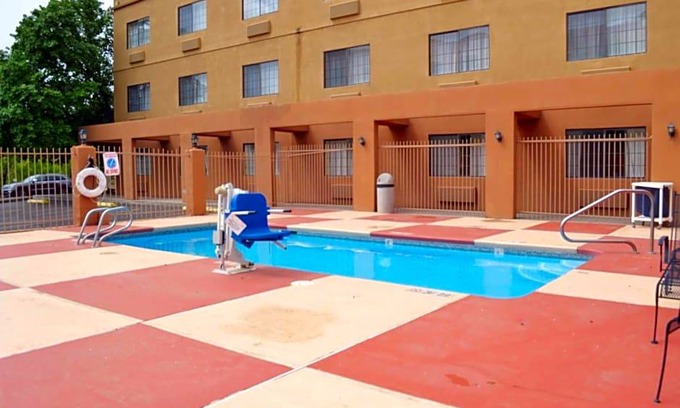 Southside Hotel | 2-Star Hotel ∙ Ramada by Wyndham Santa Fe