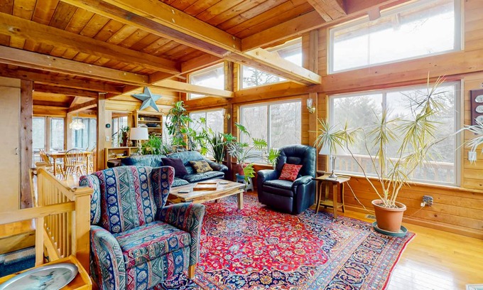 Williamsville House | 210 m² House ∙ 3 bedrooms ∙ 6 guests