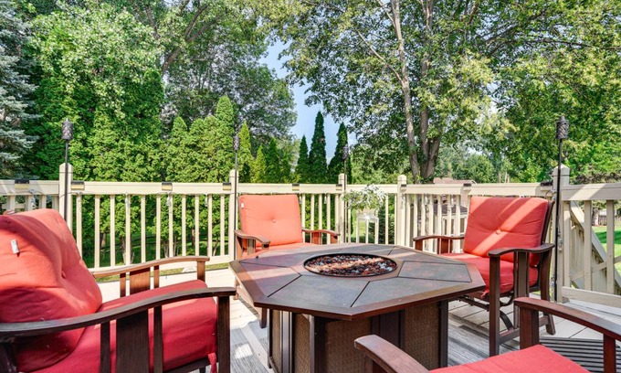 White Bear Lake House | 222 m² House ∙ 3 bedrooms ∙ 6 guests