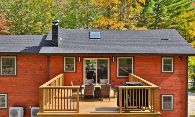 Pittsfield House | 223 m² House ∙ 3 bedrooms ∙ 6 guests