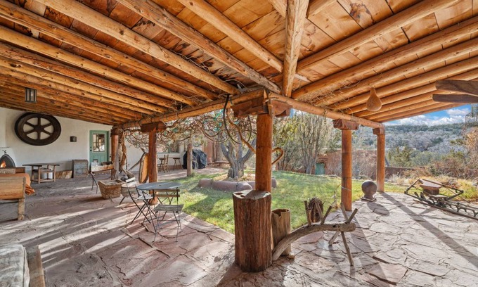 Historic Eastside House | 232 m² House ∙ 3 bedrooms ∙ 6 guests