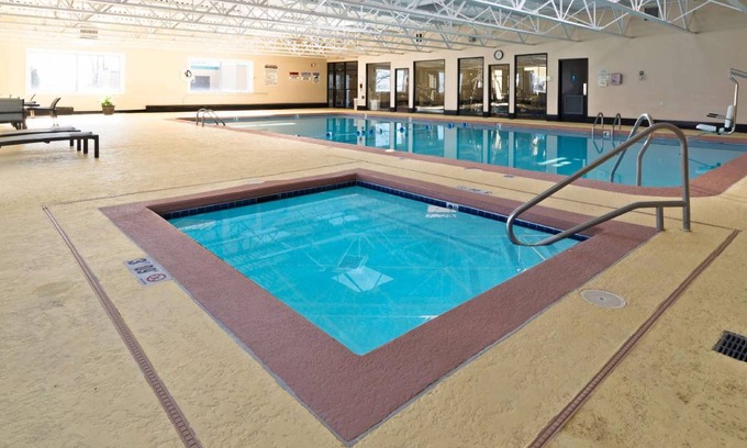 Plattsburgh Hotel | 24 m² Hotel ∙ 127 guests