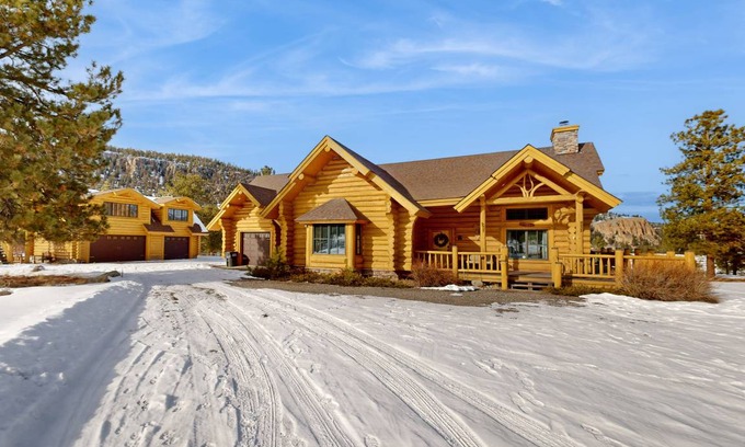 South Fork House | 242 m² House ∙ 3 bedrooms ∙ 14 guests
