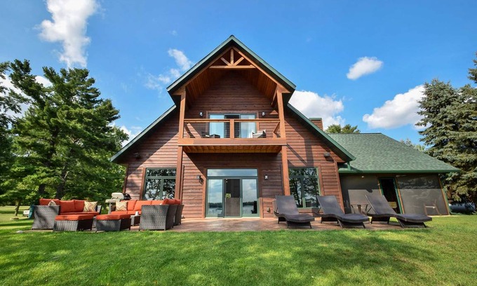 Siren House | 260 m² House ∙ 5 bedrooms ∙ 10 guests
