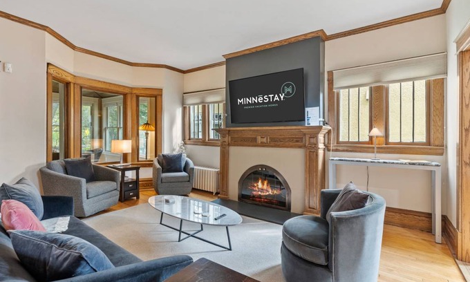 Linden Hills House | 273 m² House ∙ 4 bedrooms ∙ 7 guests
