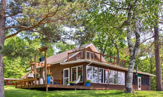 Brainerd House | 278 m² House ∙ 4 bedrooms ∙ 9 guests