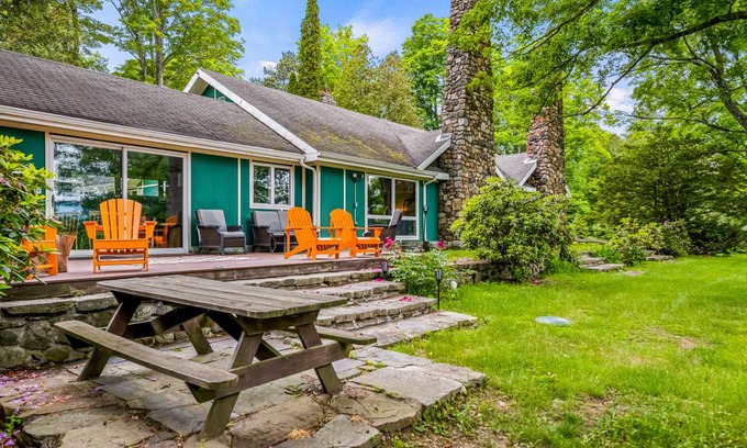 Skylark Beach House | 279 m² House ∙ 5 bedrooms ∙ 11 guests