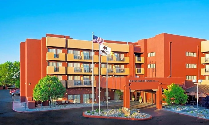 Southside Hotel | 3-Star Hotel ∙ DoubleTree by Hilton Santa Fe