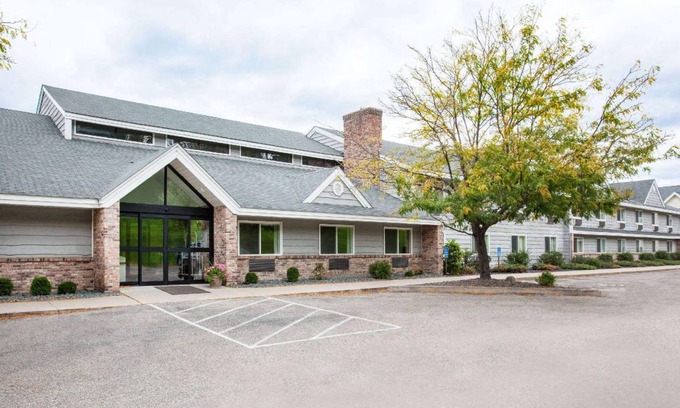 Red Wing Hotel | 30 m² Hotel ∙ 127 guests