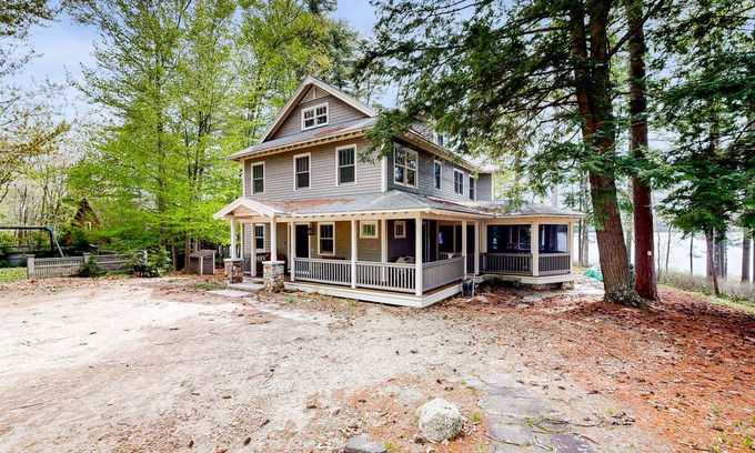 Meredith House | 301 m² House ∙ 8 bedrooms ∙ 16 guests