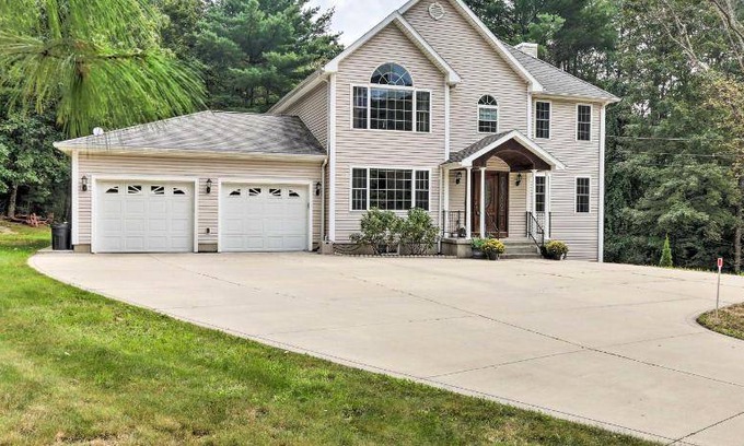 Granby House | 307 m² House ∙ 3 bedrooms ∙ 14 guests