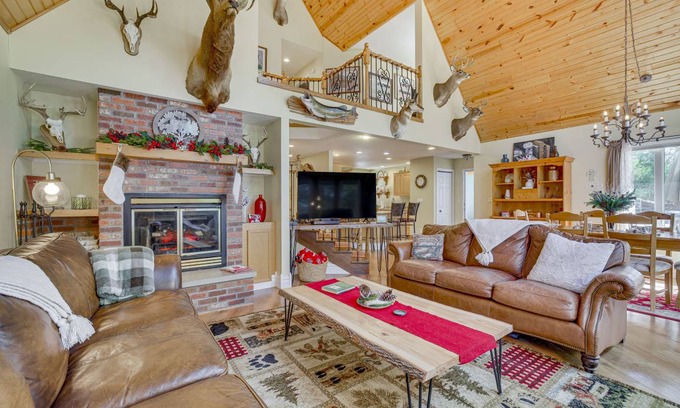 Neillsville House | 325 m² House ∙ 5 bedrooms ∙ 12 guests