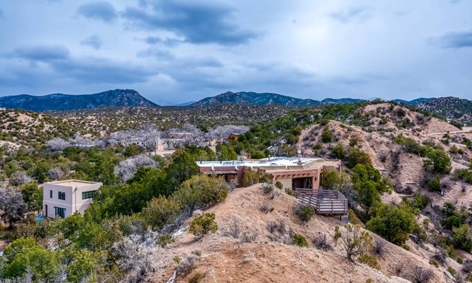 Santa Fe House | 358 m² House ∙ 6 bedrooms ∙ 12 guests