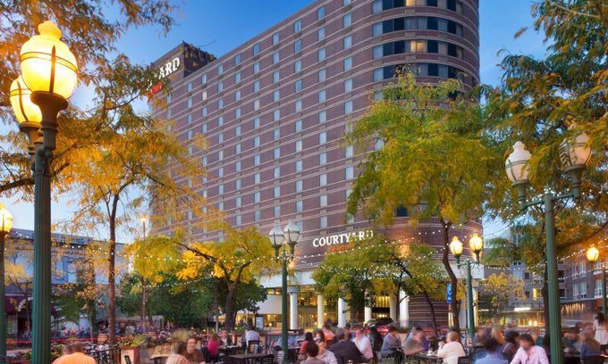 Downtown Minneapolis Hotel | 36 m² Hotel ∙ 127 guests