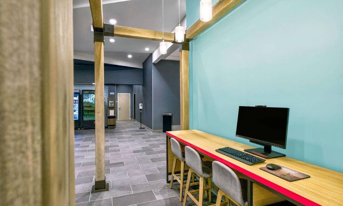 Gateway District Hotel | 37 m² Hotel ∙ 127 guests