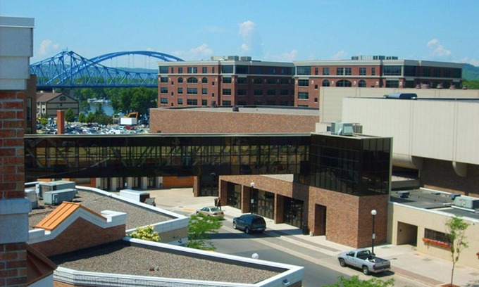 Historic Downtown La Crosse Hotel | 39 m² Hotel ∙ 127 guests