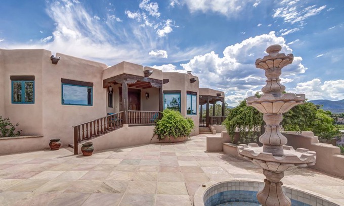 Santa Fe House | 395 m² House ∙ 5 bedrooms ∙ 10 guests