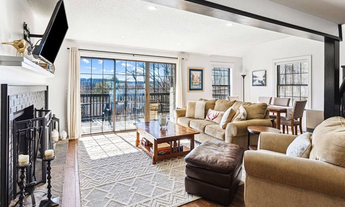 West Hartford Condo | 3BR/2.5Ba Idyllic Mountain Retreat - Sugar Hill 2A