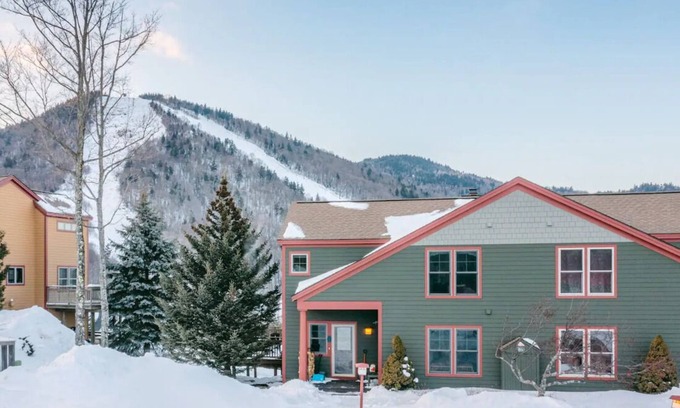 Central Vermont- Killington House | 3BR w Incredible View, Hot Tub & Sauna