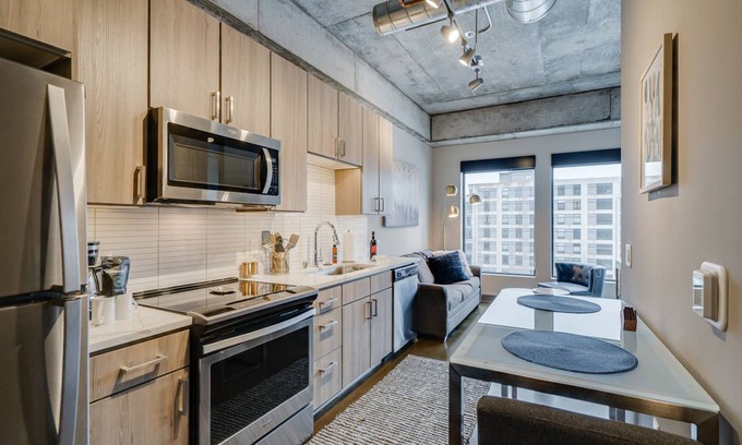 Warehouse District House | 42 m² Loft ∙ 4 guests