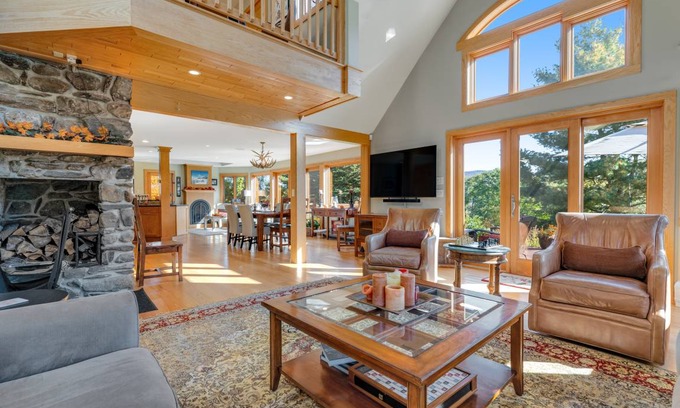 Stowe Hollow House | 435 m² House ∙ 4 bedrooms ∙ 10 guests
