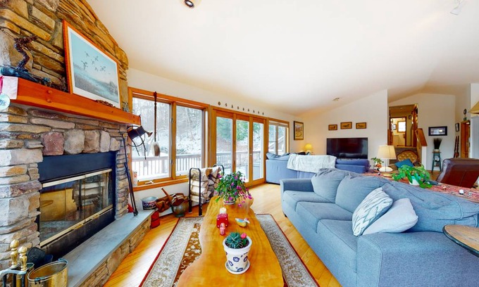 Stowe Area House | 437 m² House ∙ 6 bedrooms ∙ 12 guests