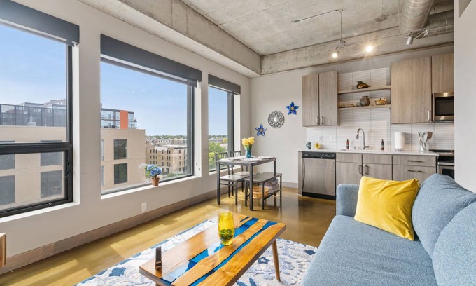 Warehouse District House | 50 m² Loft ∙ 1 bedroom ∙ 4 guests