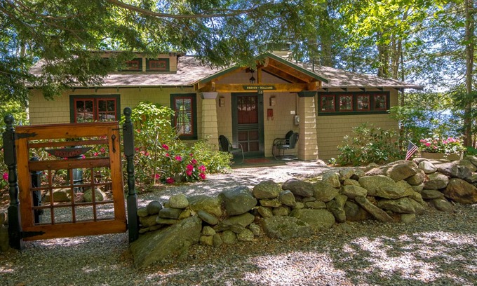 Lincolnville Cottage | 72 m² Cabin ∙ 2 bedrooms ∙ 4 guests