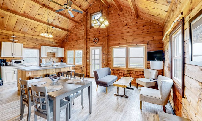 Montgomery Center Condo | 73 m² Condo ∙ 3 bedrooms ∙ 8 guests