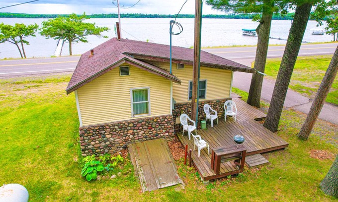 Stone Lake House | 74 m² House ∙ 2 bedrooms ∙ 4 guests