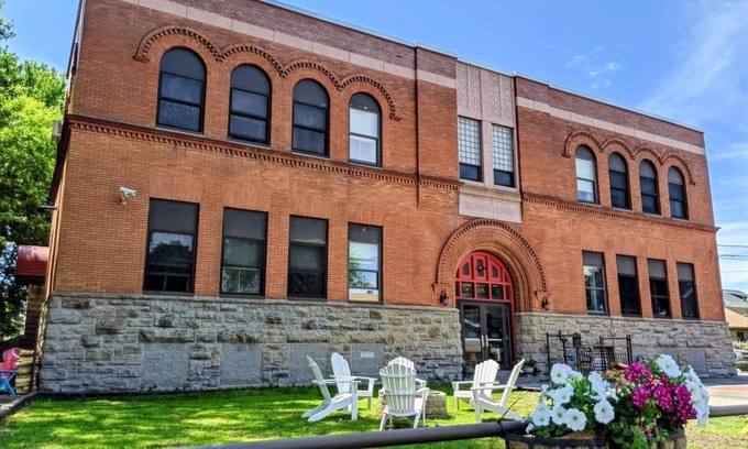 Ogdensburg Hotel | 75 m² Hotel ∙ 5 guests