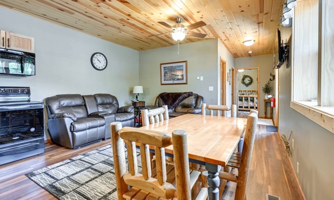 Lake Wissota Cottage | 83 m² Cabin ∙ 2 bedrooms ∙ 6 guests