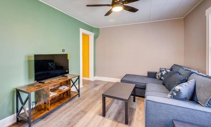 Easthampton Apartment | 84 m² Apartment ∙ 2 bedrooms ∙ 6 guests