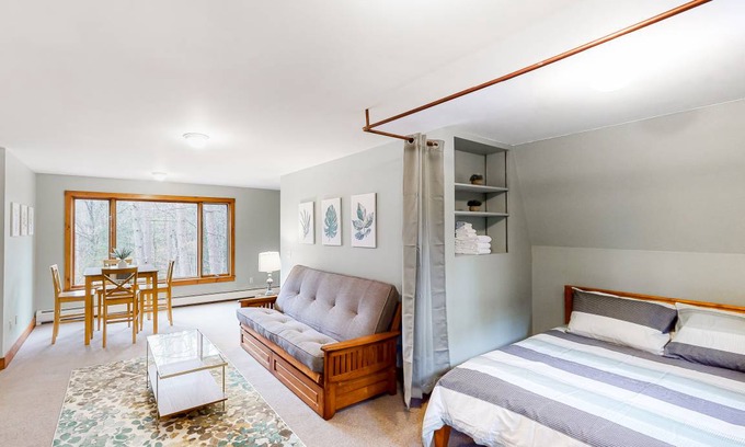 Stowe Area Apartment | 84 m² Studio flat ∙ 2 guests