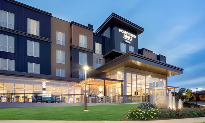 Richfield Hotel | 87 m² Hotel ∙ 3 bedrooms ∙ 127 guests