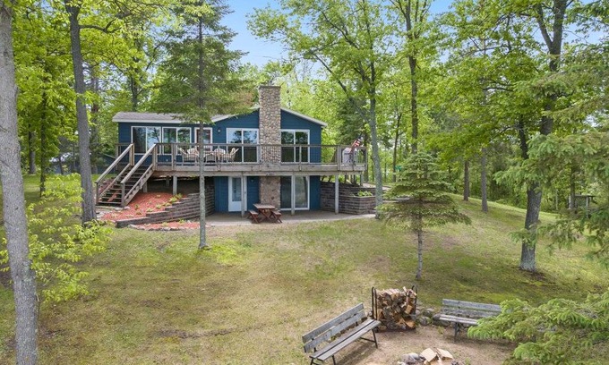 Pine River Cabin | 89 m² Cabin ∙ 2 bedrooms ∙ 4 guests