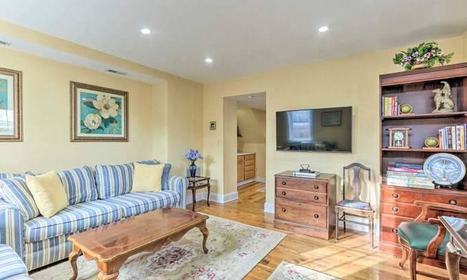 Leesburg's Old and Historic District Apartment | 92 m² Apartment ∙ 2 bedrooms ∙ 4 guests