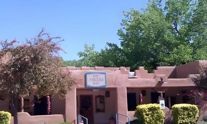 Abiquiu Hotel | 93 m² Hotel ∙ 2 bedrooms ∙ 6 guests