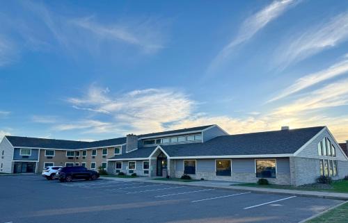 Rice Lake Hotel | AmericInn by Wyndham Rice Lake