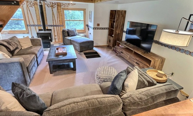 Taos Ski Valley House | Amizette Mountain House