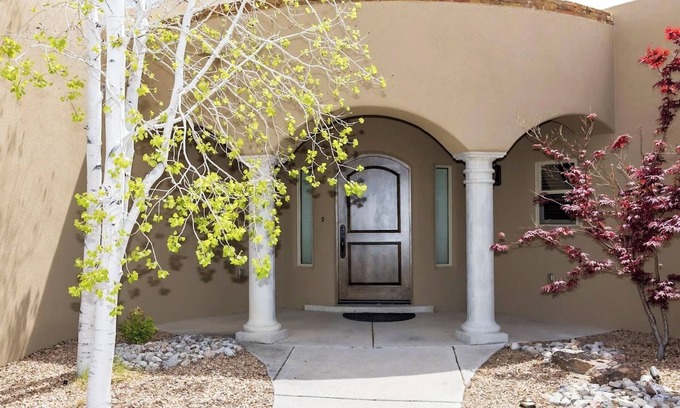 North Albuquerque Acres House | Balloon Fiesta getaway in serene North Albuquerque Acres