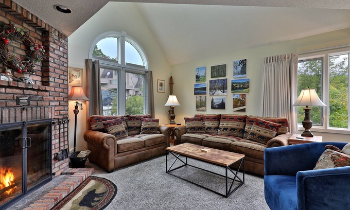 Central Vermont- Killington Condo | Beautiful 2BR/2BA Fall Line Condo w/Mountain Views, Pool, Hot Tub, Sauna, Shuttle. G2B